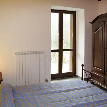Locazione Turistica Casa Nerina Casa de Férias *