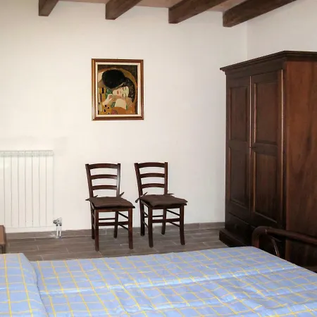Locazione Turistica Casa Nerina Casa de Férias *